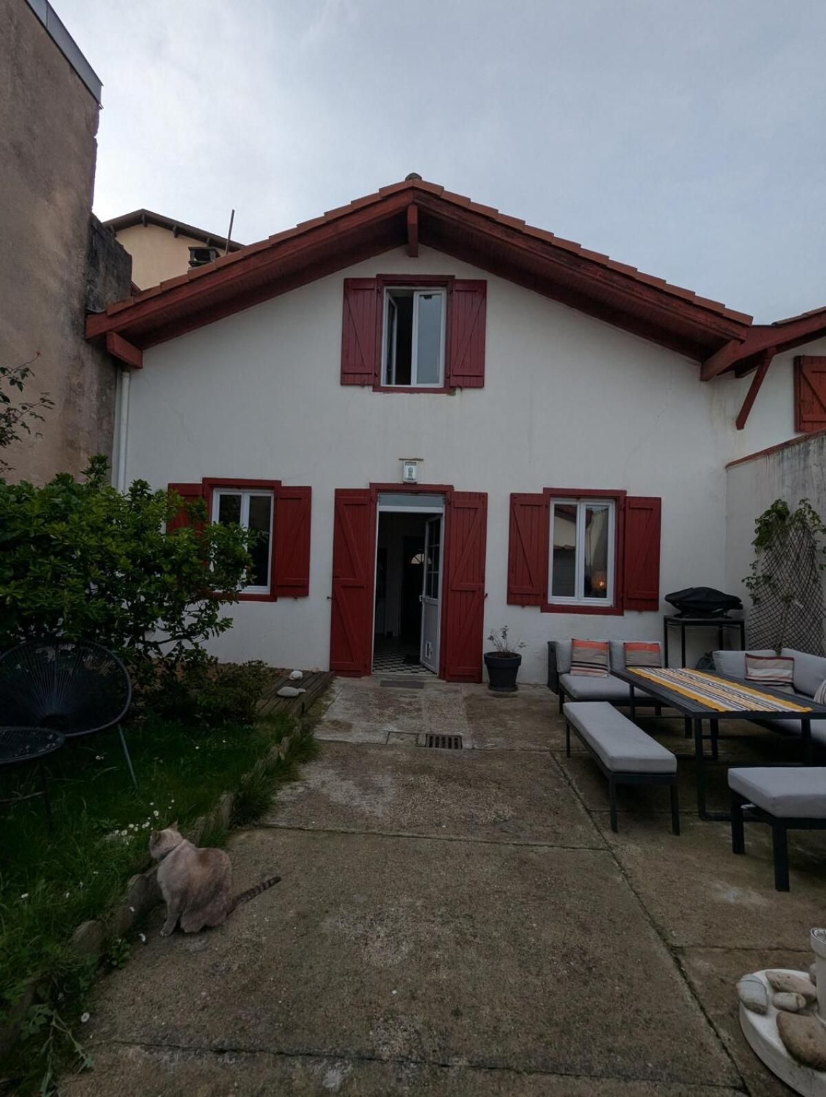 Voltaire Villa *