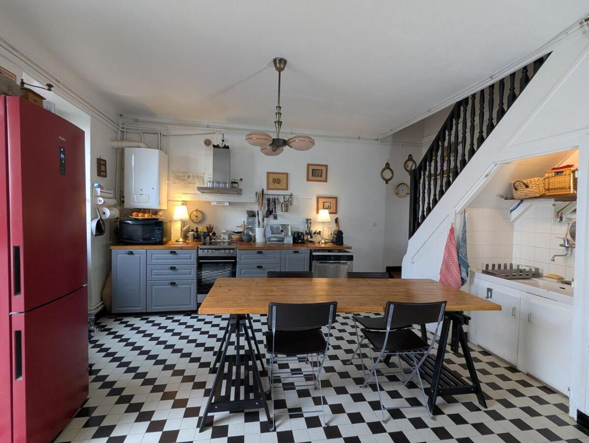 Voltaire Villa *